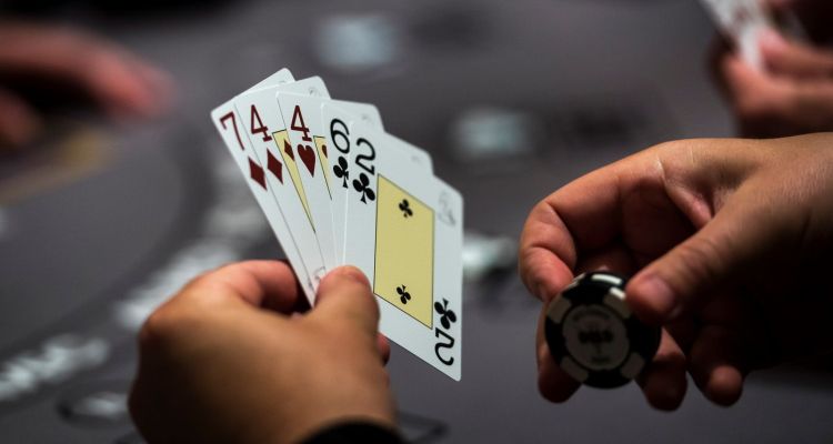 Poker Online – Amati Lawan Anda Kemudian Mainkan