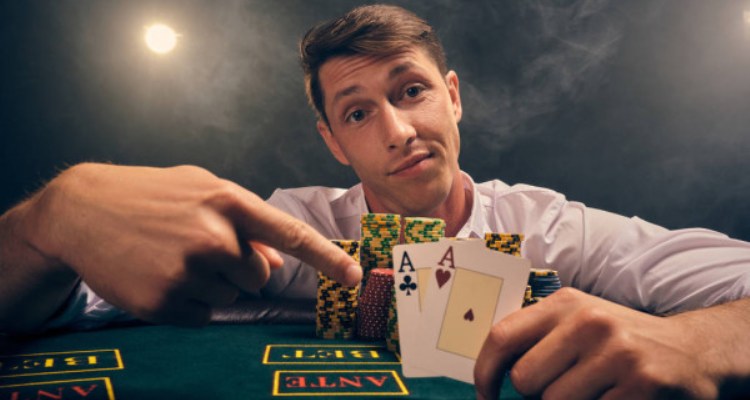 6 Kebiasaan Pemain  Poker yang Sukses
